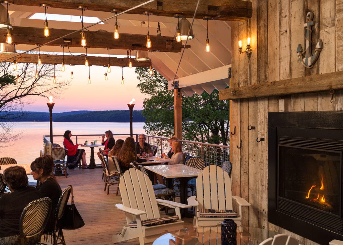 The dock restaurant is a 8 minute drive or a boat ride