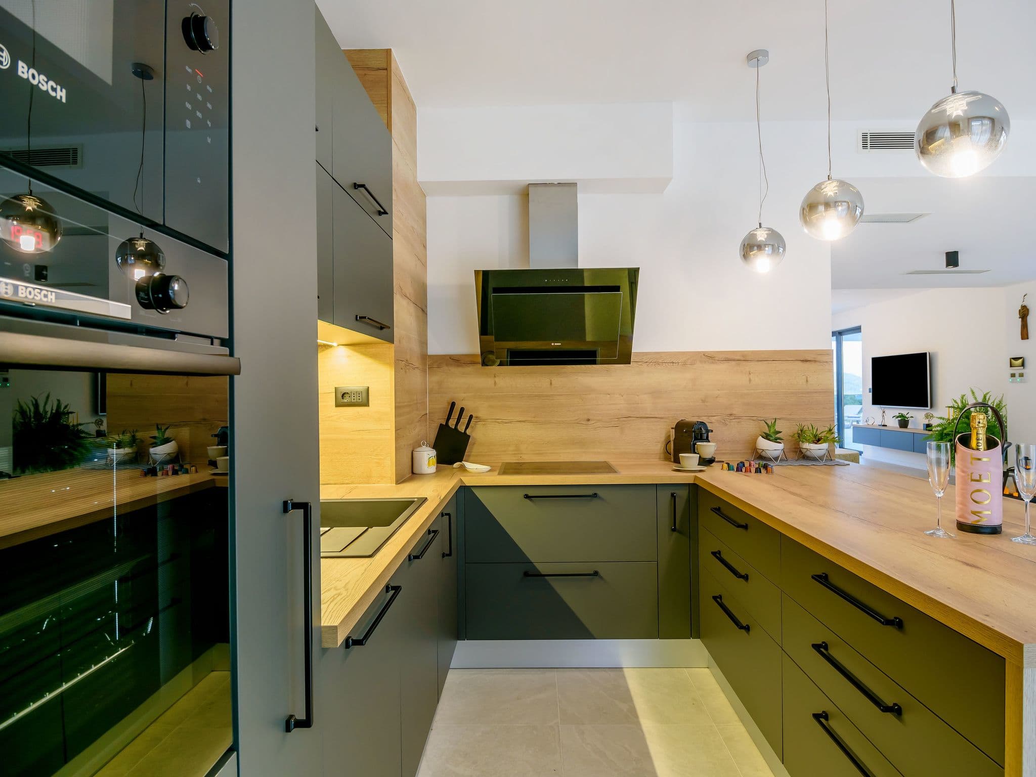 Kitchen / Dining Room