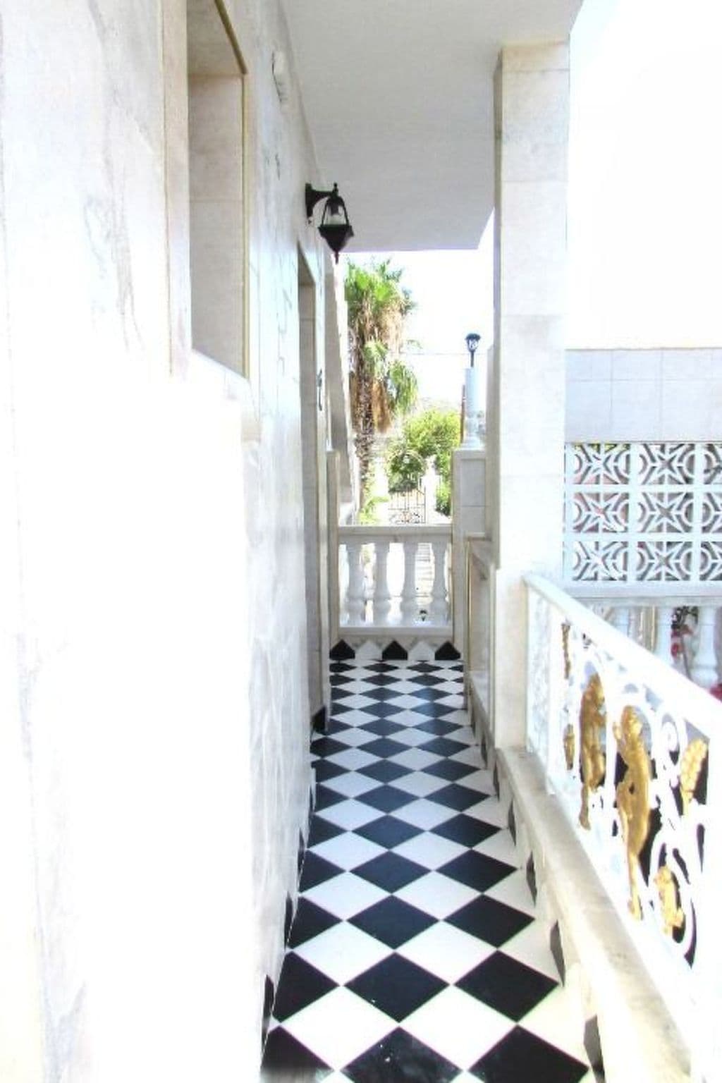 Gallery Image 27