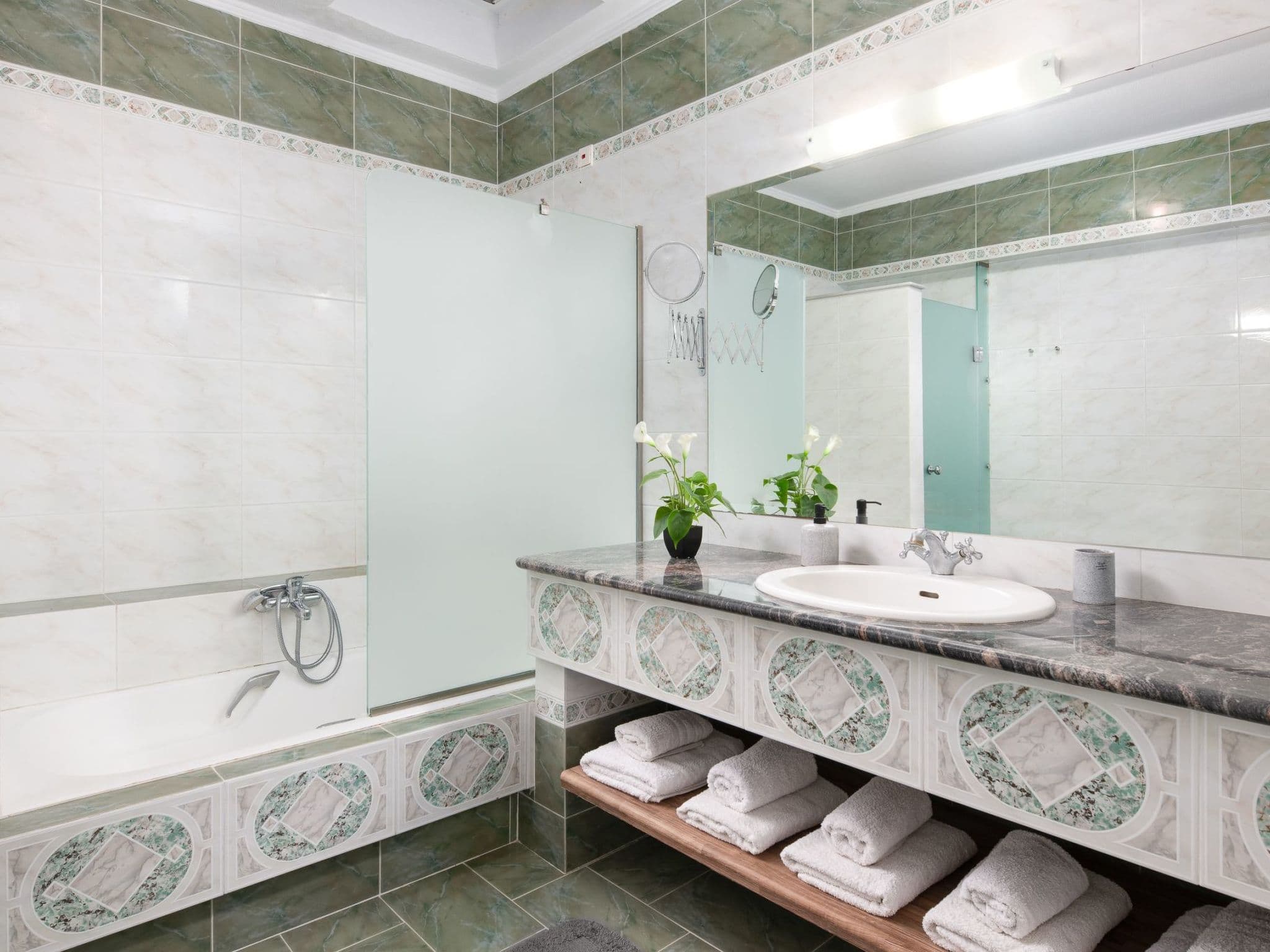 Gallery Image 13