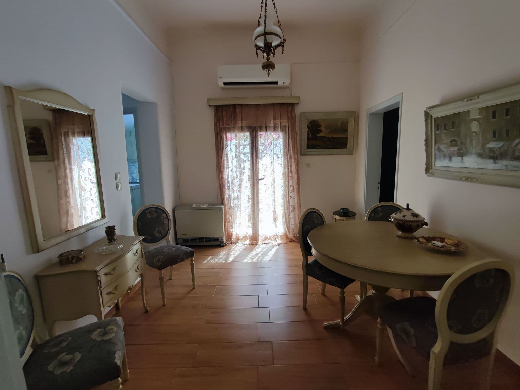 Gallery Image 44