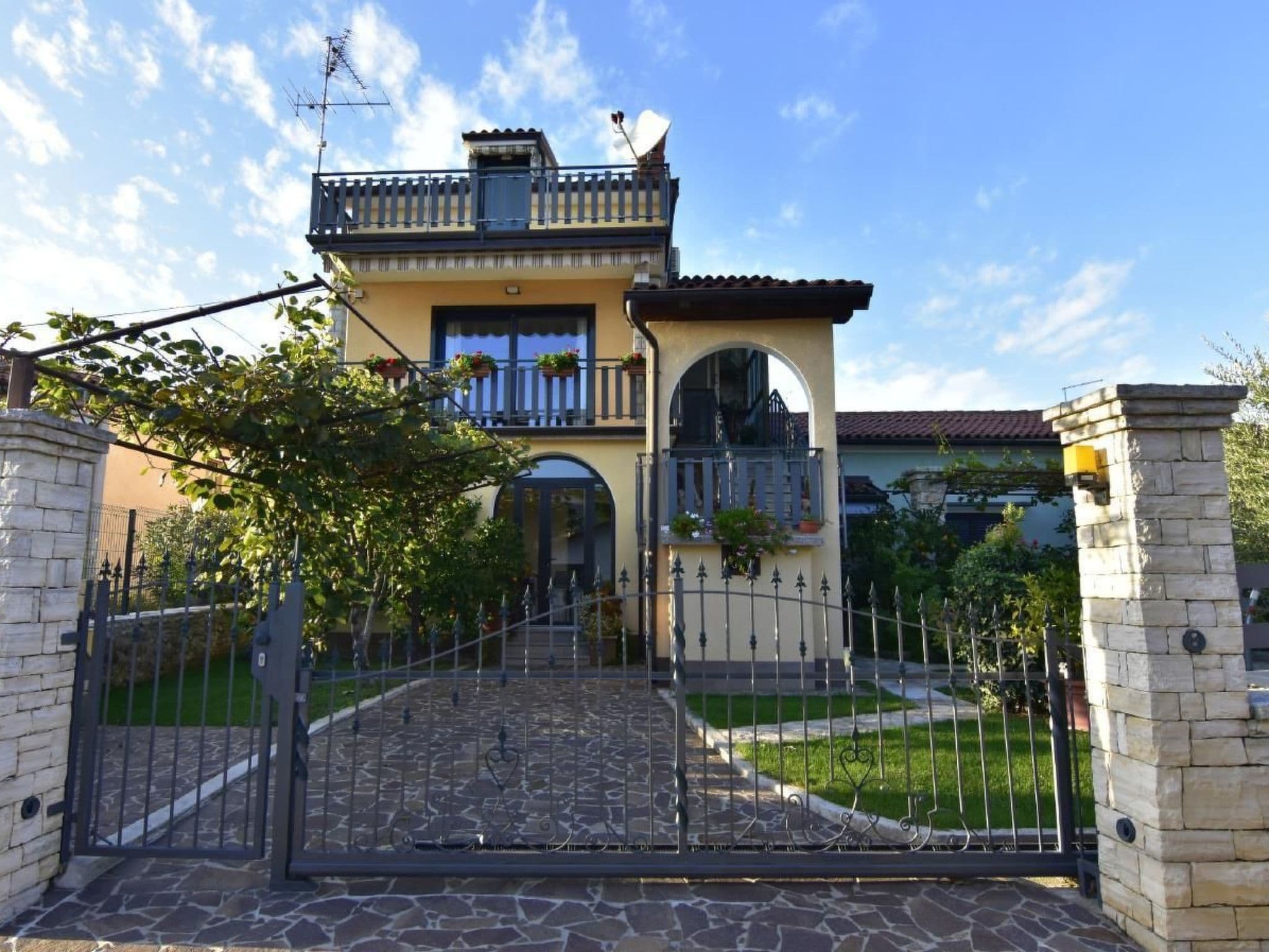 Gallery Image 10