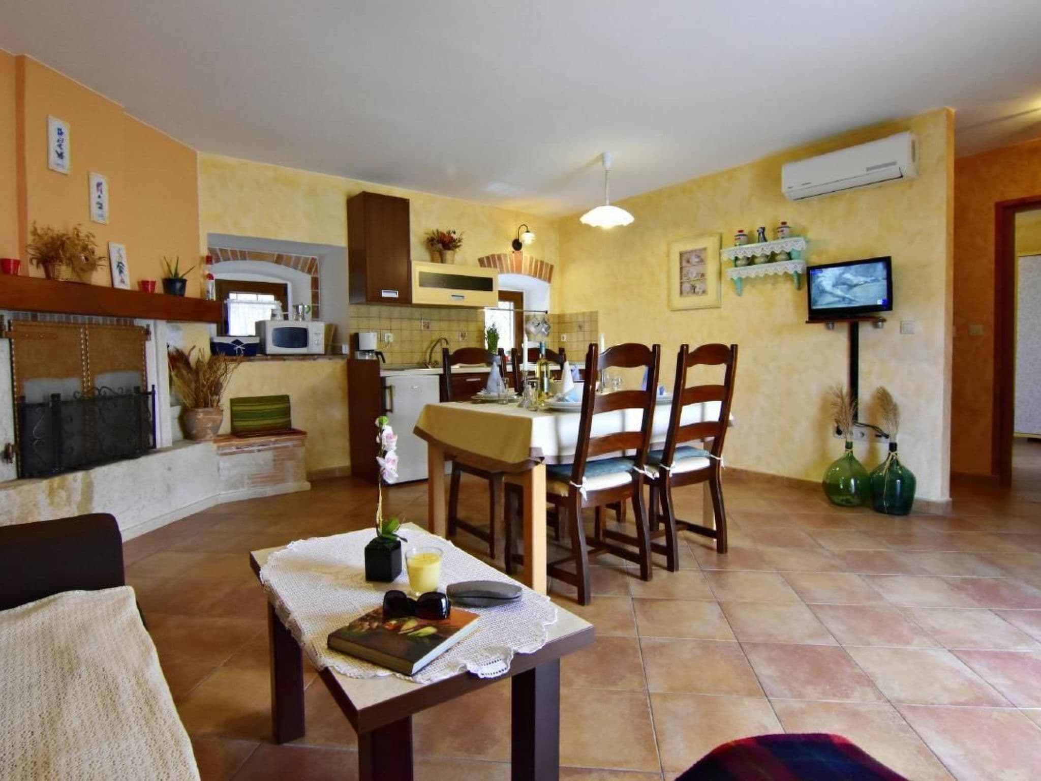 Kitchen / Dining Room