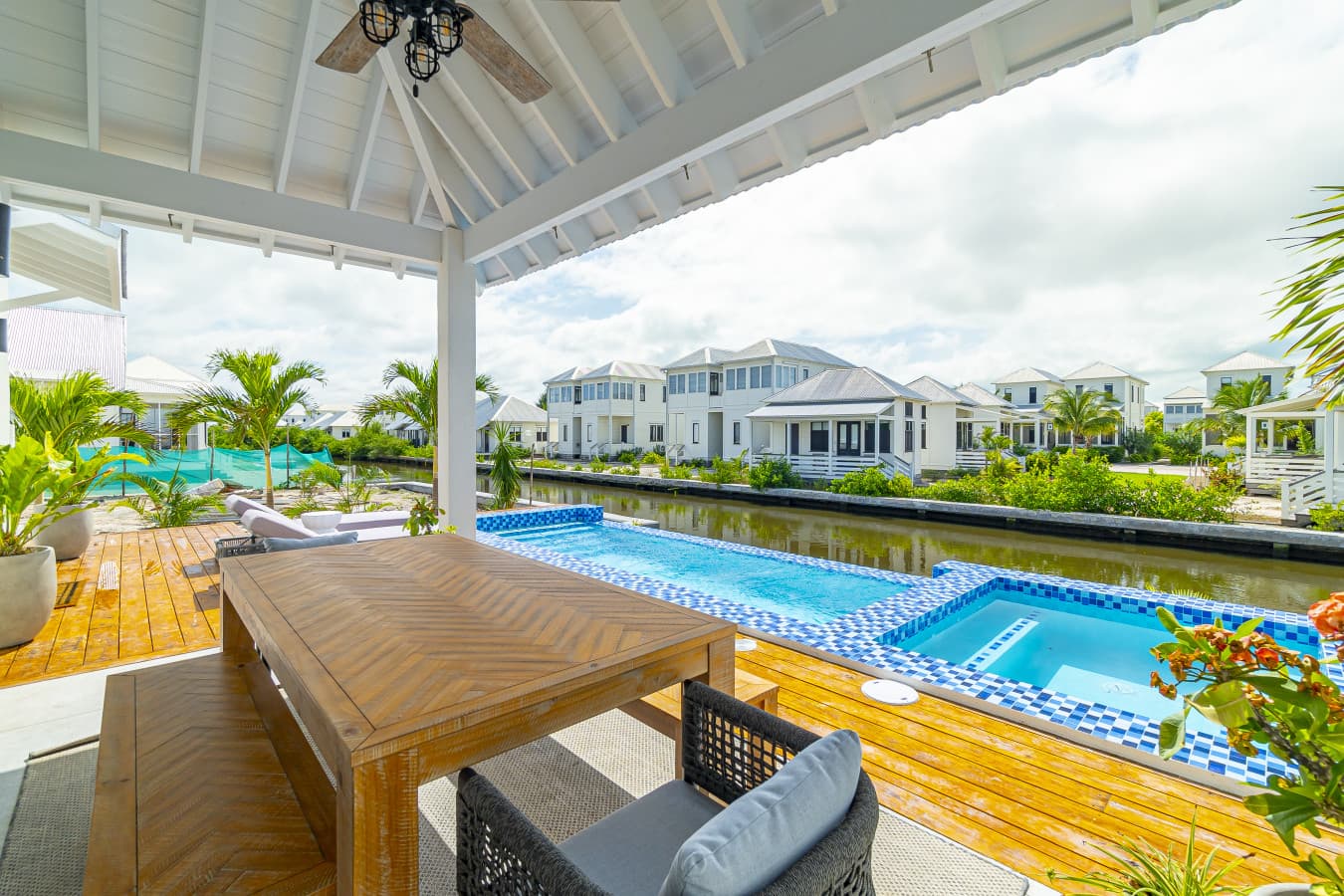 Coral Reef Casa + Private Hot Tub and Pool at Mahogany Bay
