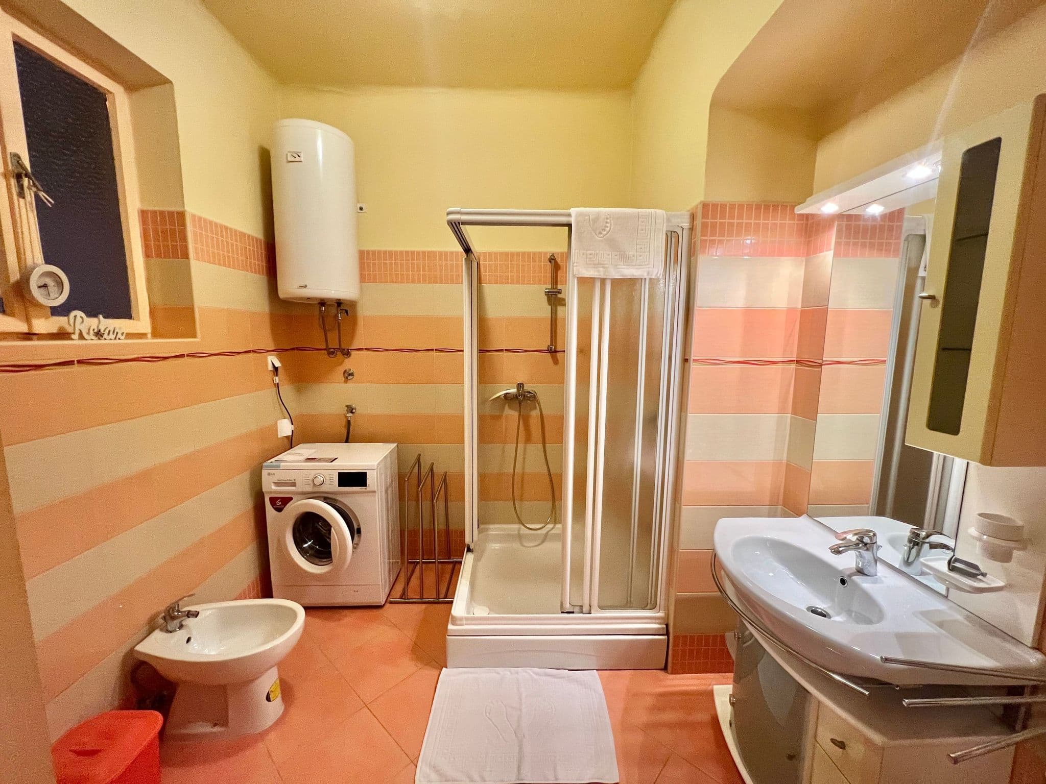 Bathroom / Wellness