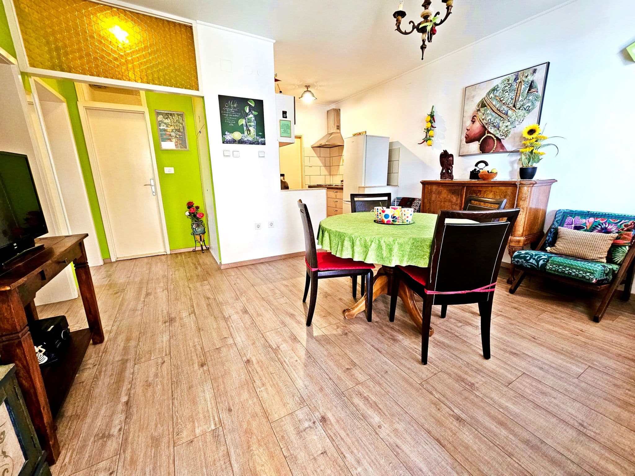 Kitchen / Dining Room
