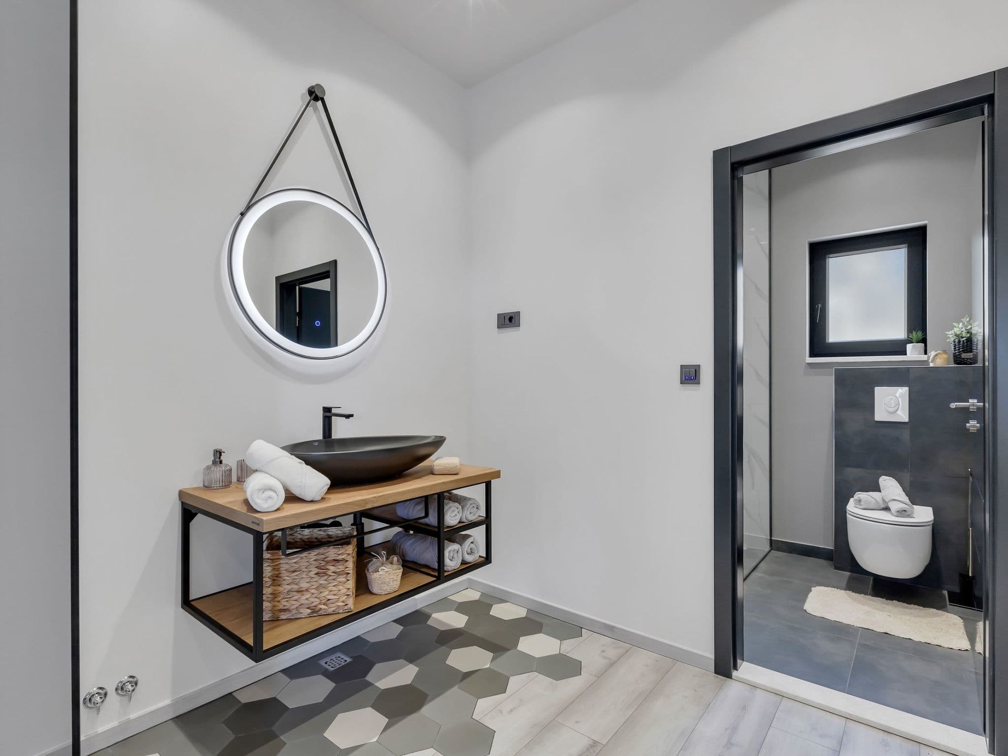 Bathroom / Wellness