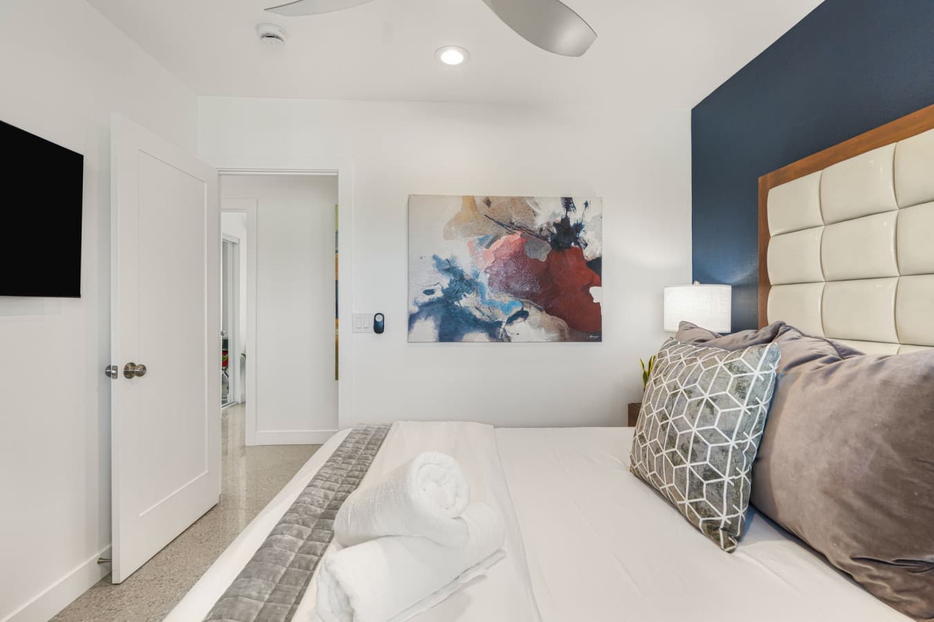 3-web-or-mls-567Sunview_003.jpg