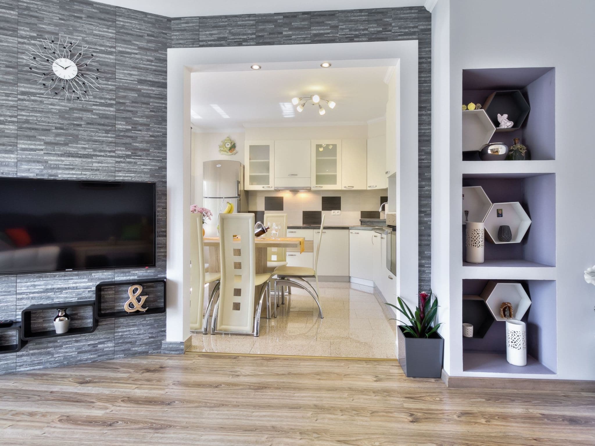Kitchen / Dining Room