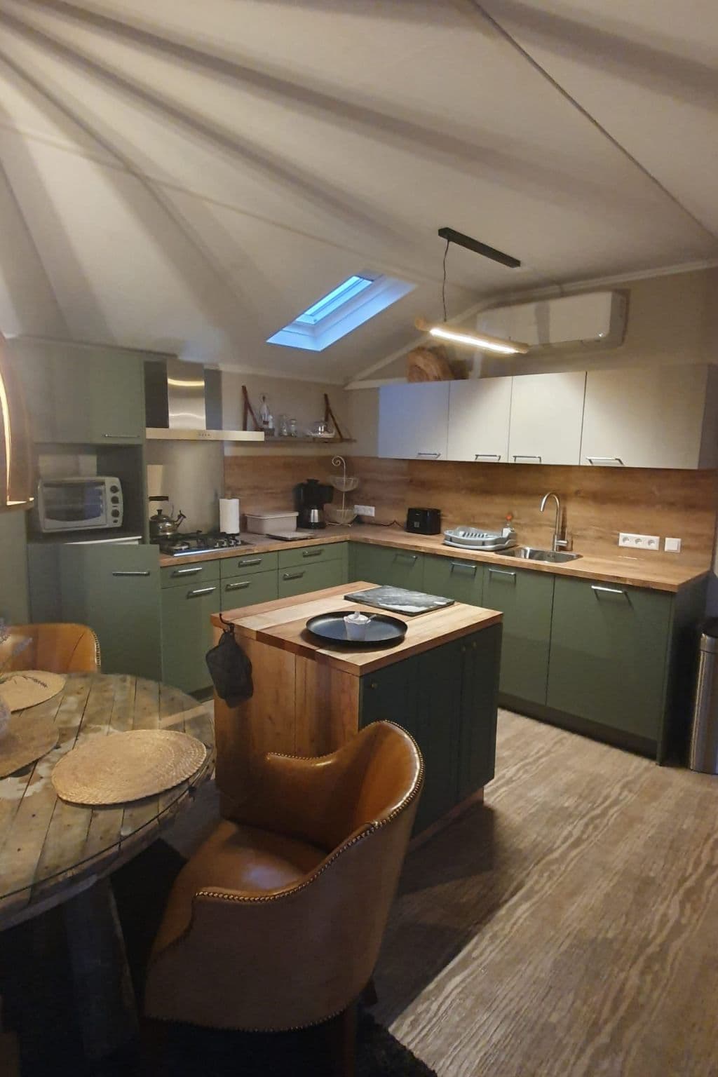 Kitchen / Dining Room