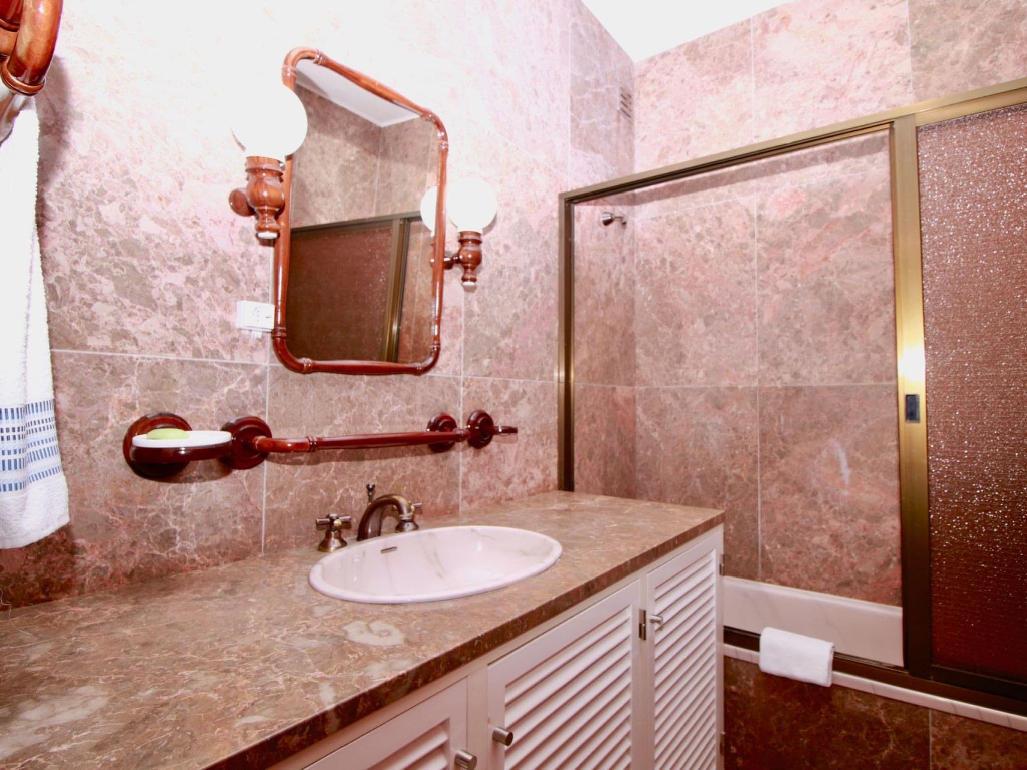 Gallery Image 18