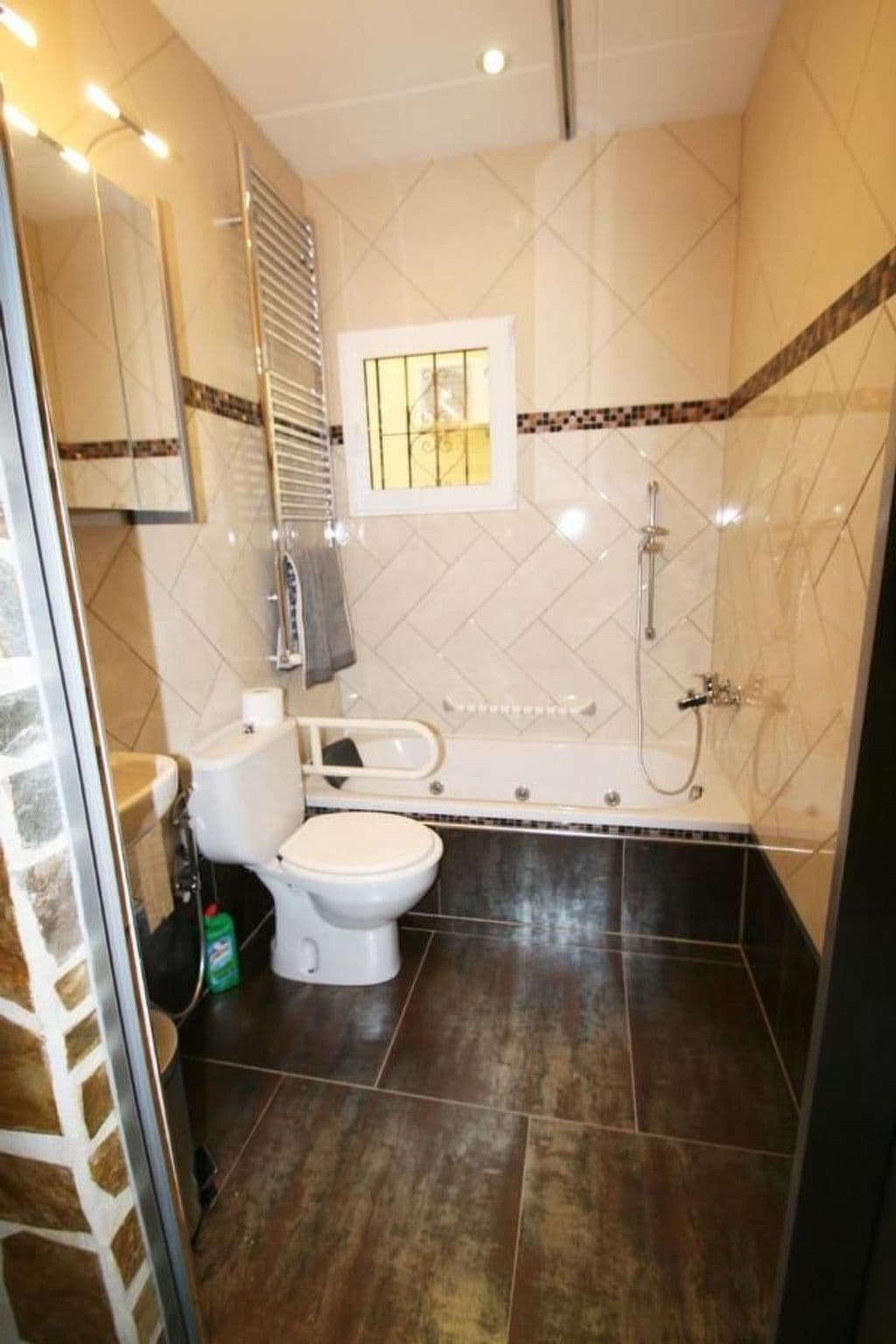 Gallery Image 12