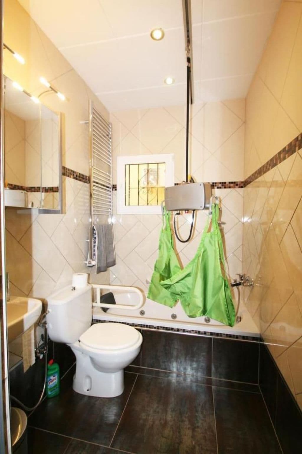 Gallery Image 13