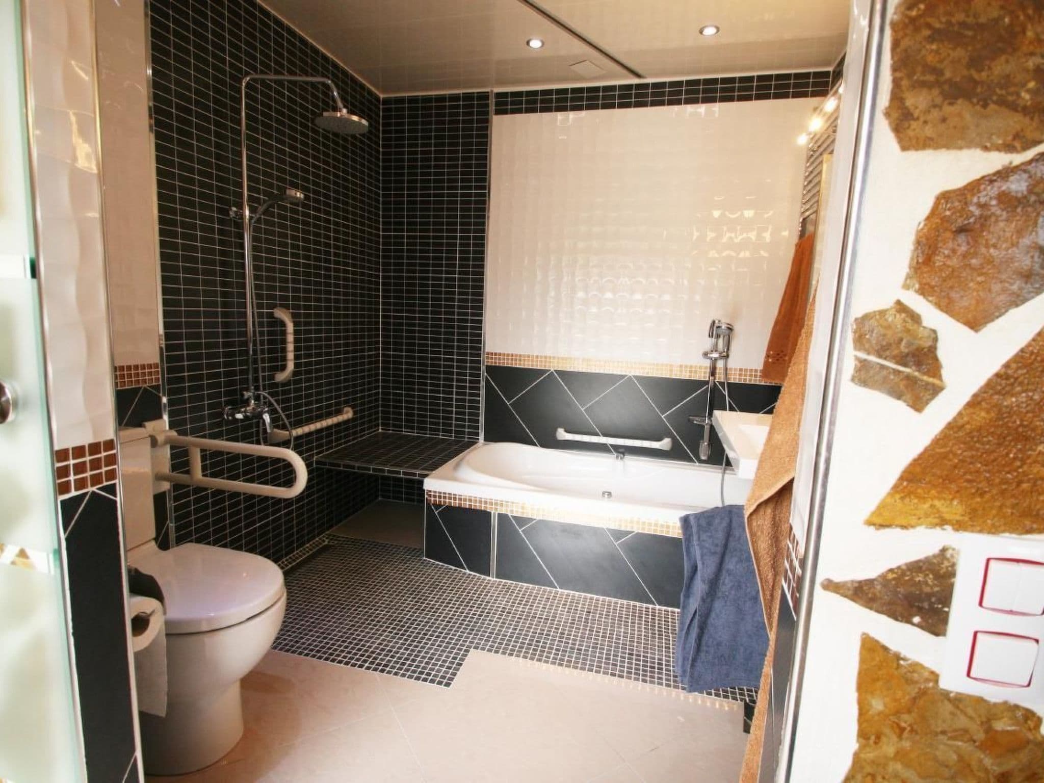 Gallery Image 13