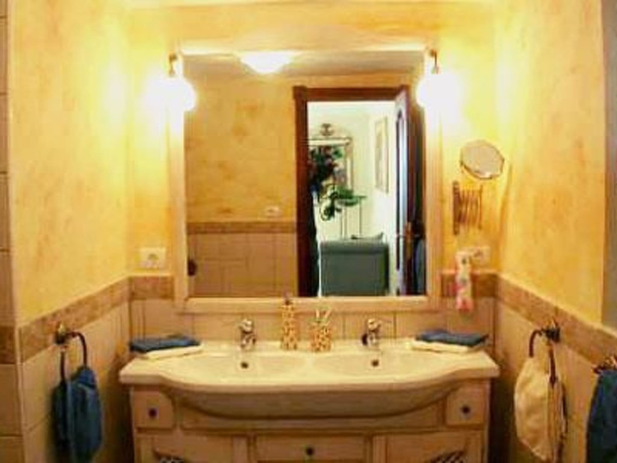 Gallery Image 13