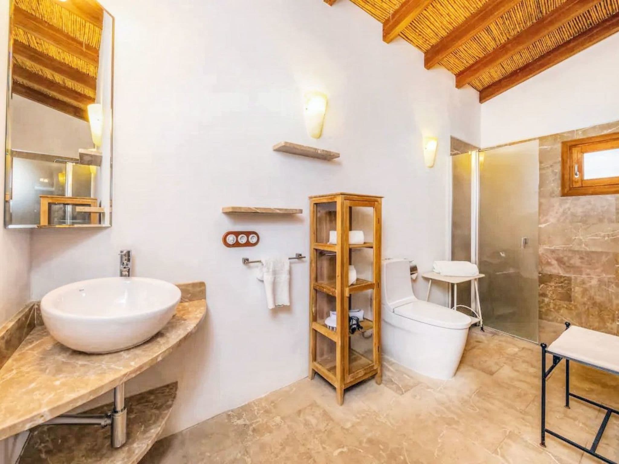 Bathroom / Wellness