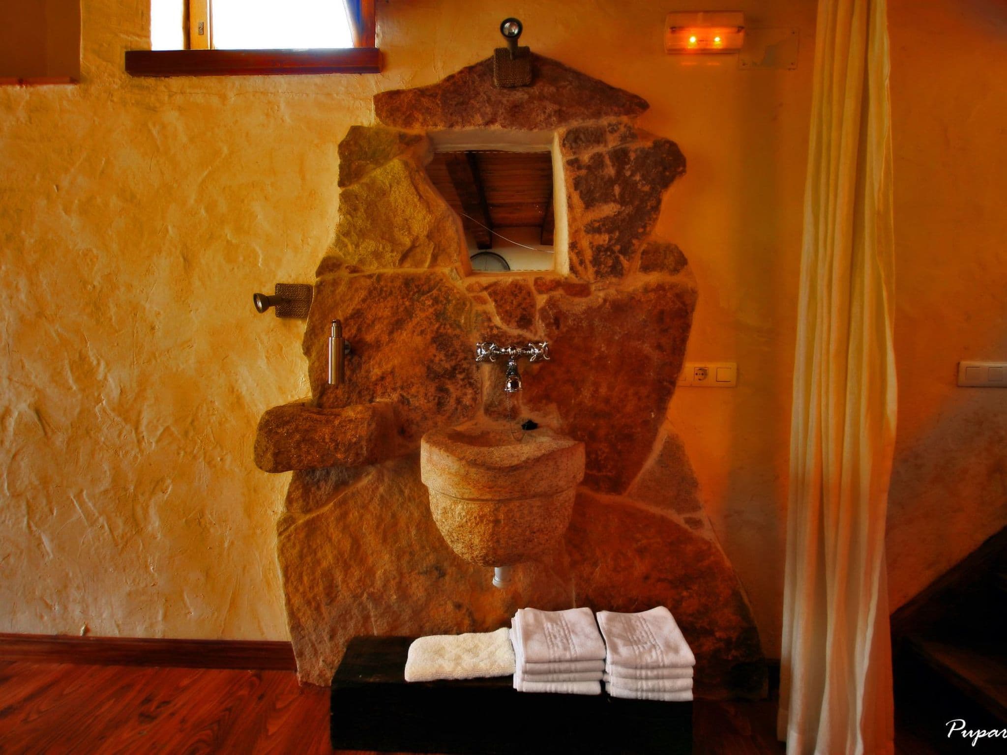 Gallery Image 16