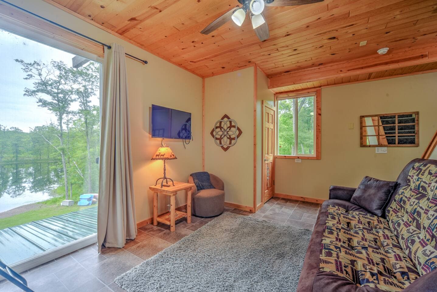 2nd floor - bedroom 2