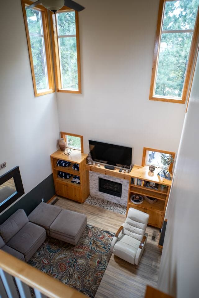 Welcoming social space to catch up with your friends, watch football, or take in the sun or snowfall.