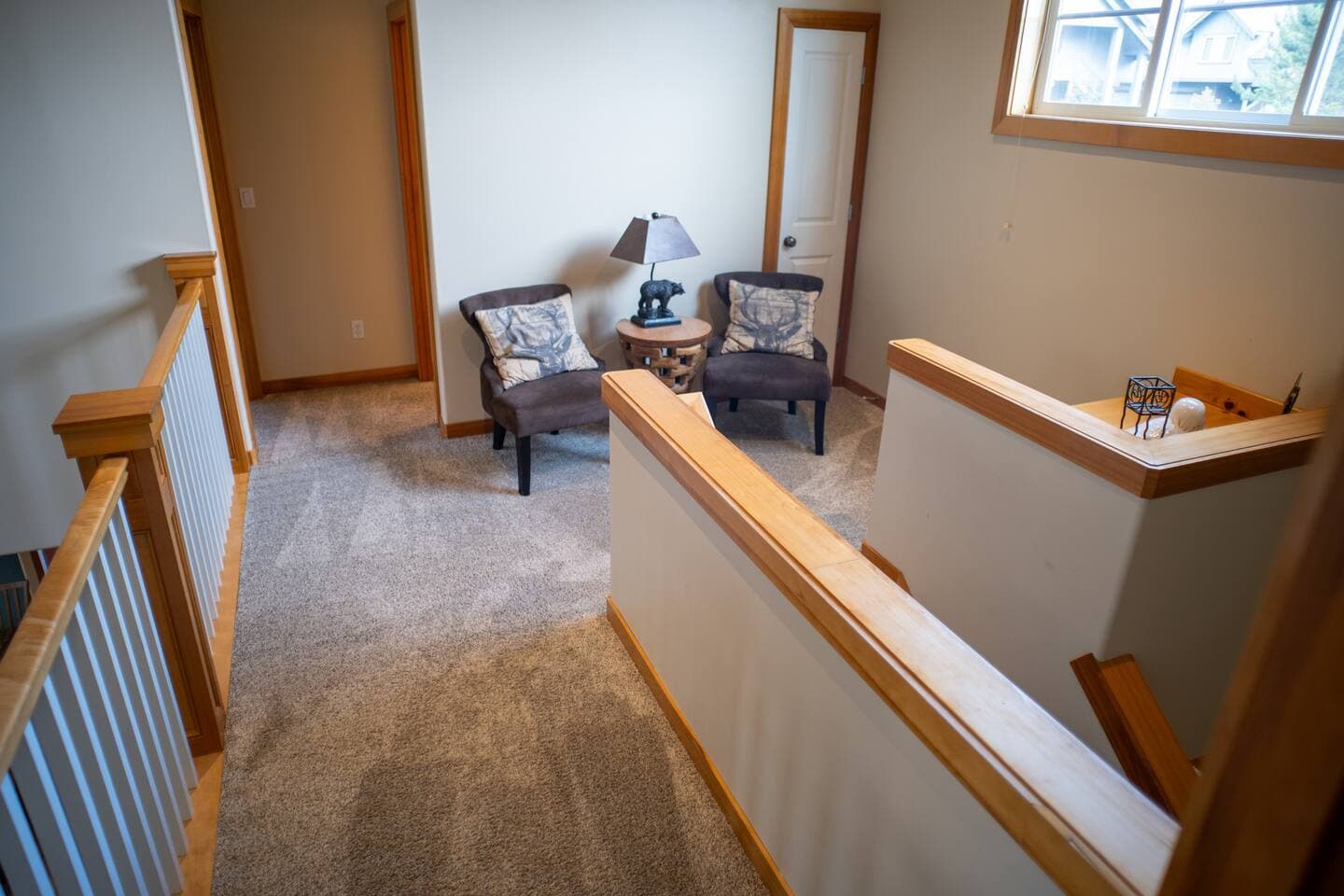 Small sitting area with workspace for your on the go work needs.