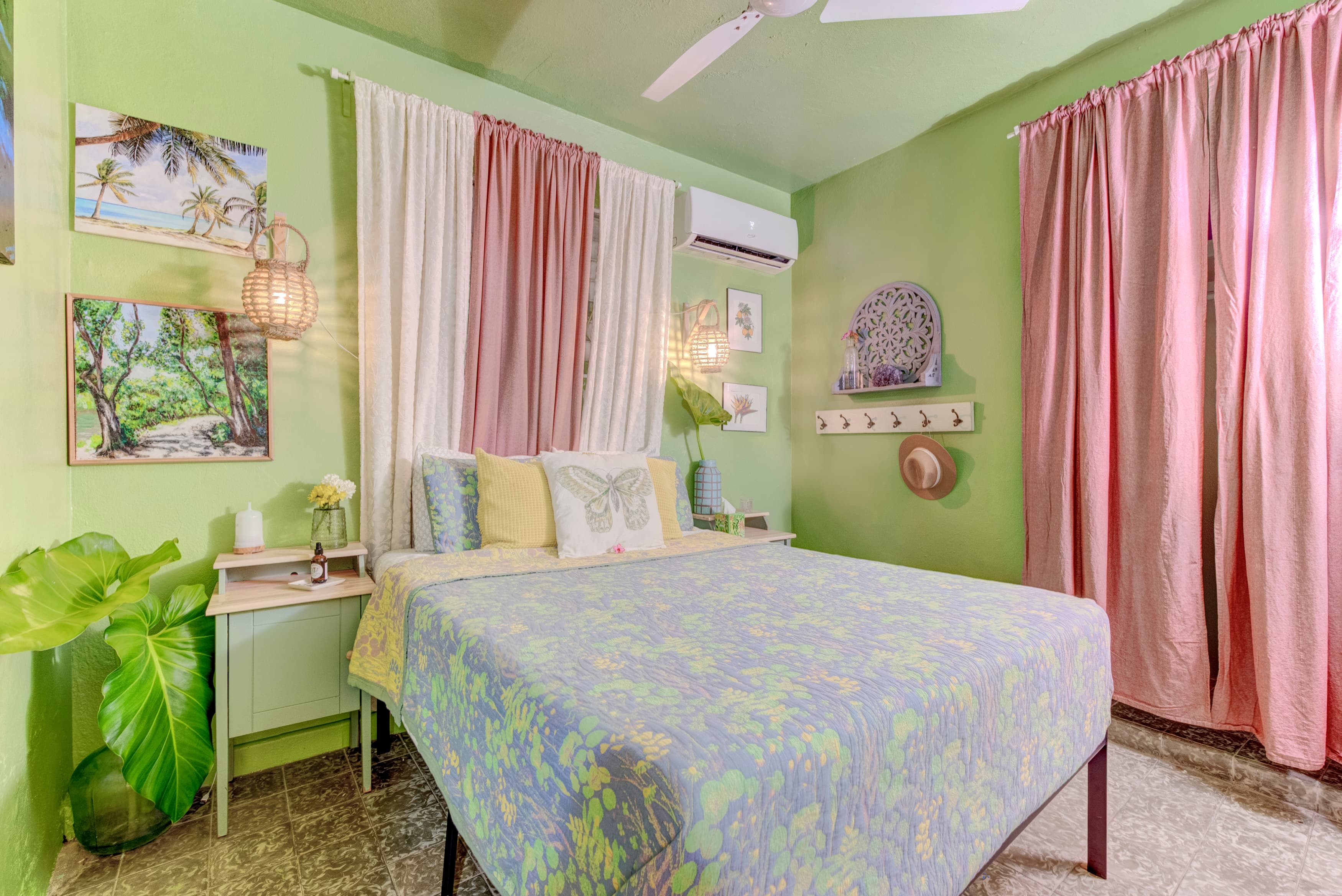 Unit 1 - Charming Artsy