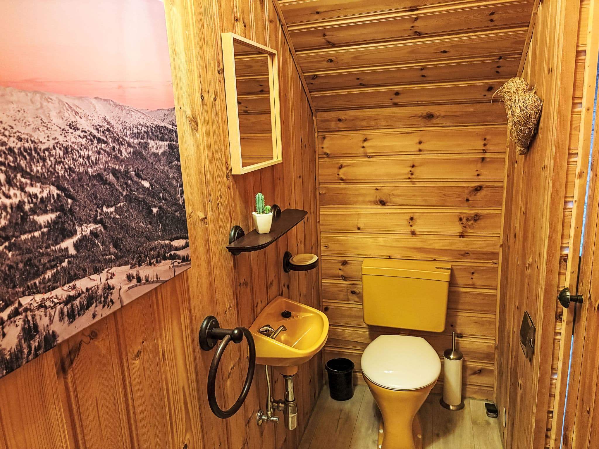 Bathroom / Wellness