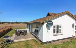 "Idolf" - 2km from the sea