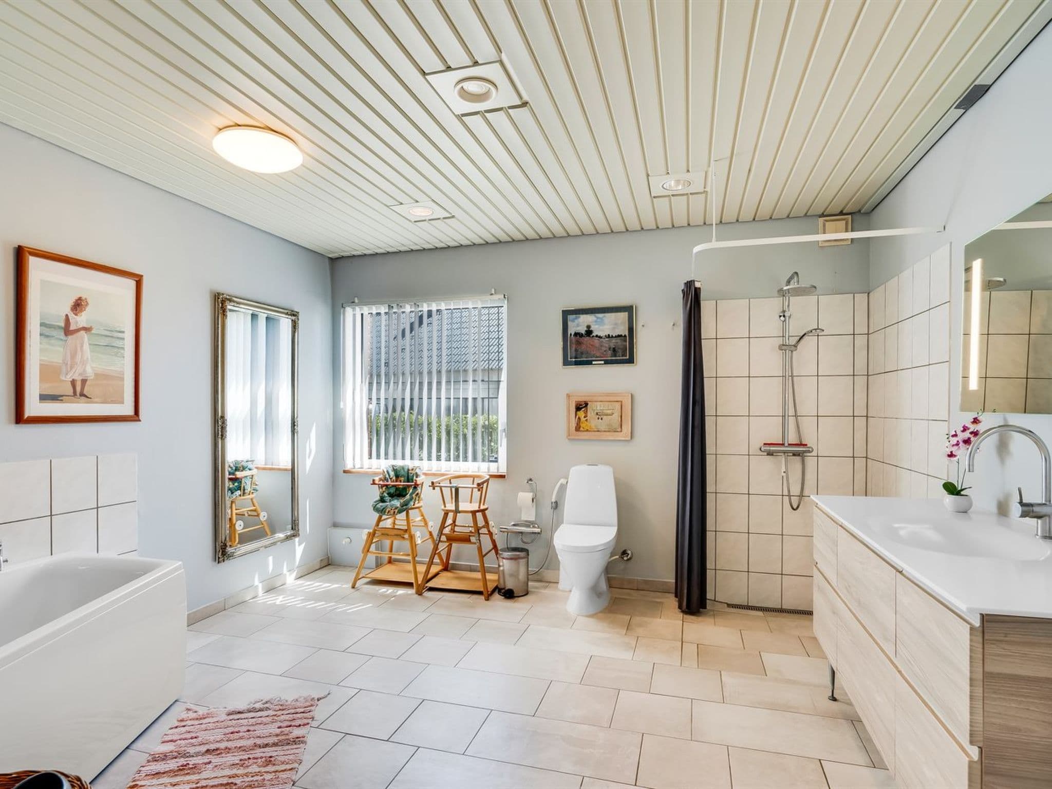 Bathroom / Wellness