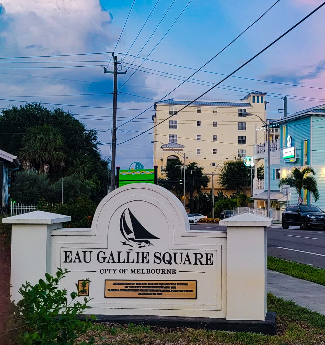 Eau Gallie Square - Within Walking Distance of Noi Nest