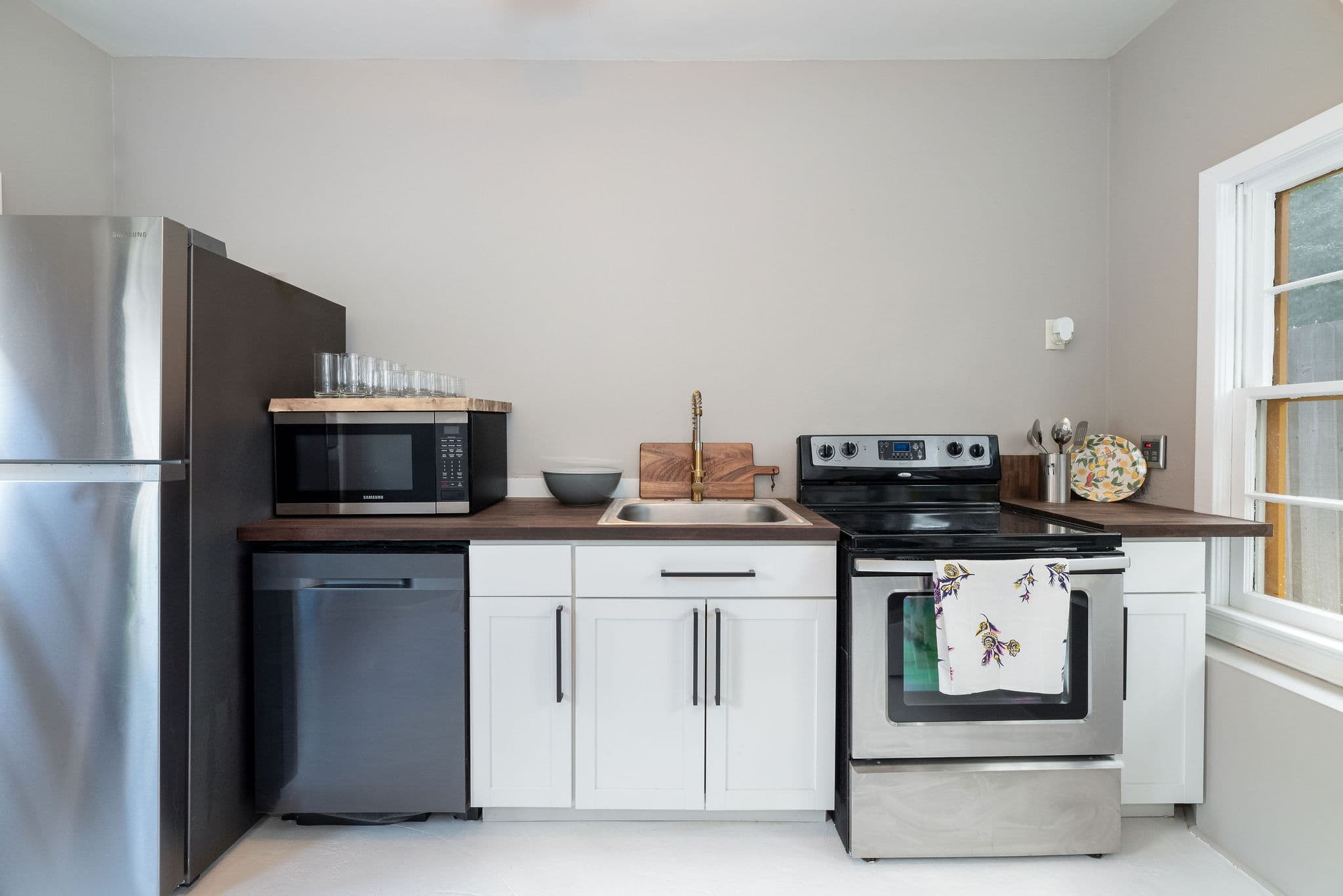 Full Common Kitchen