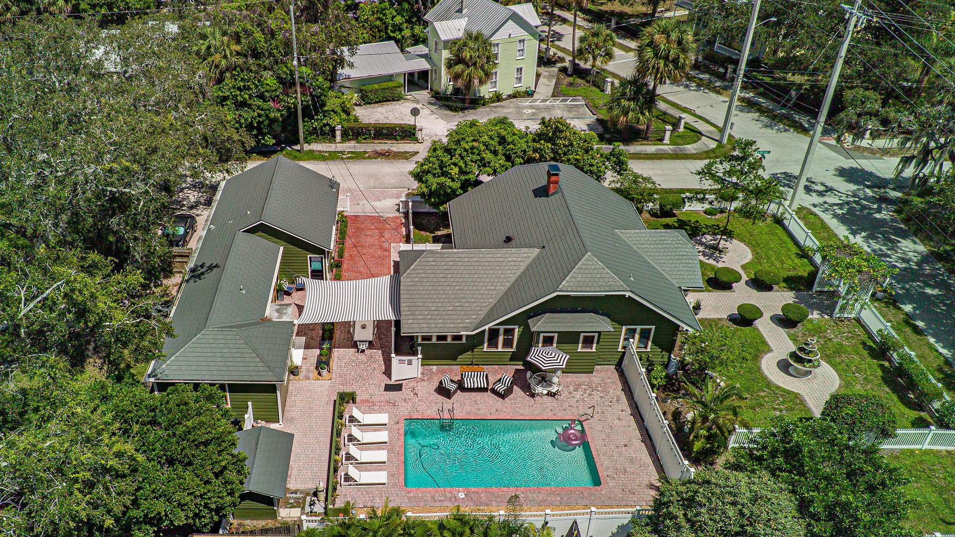 Noi Nest ~ Home + Suites + Pool