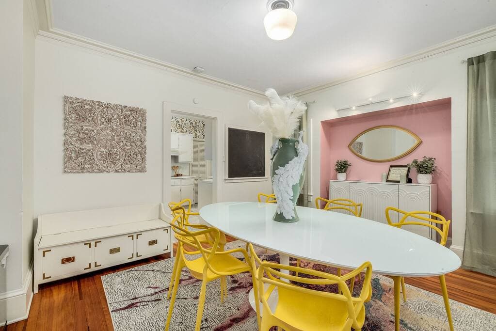 Noi Nest Dining Room