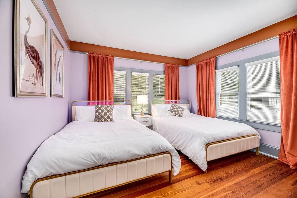 Crown Crane Room