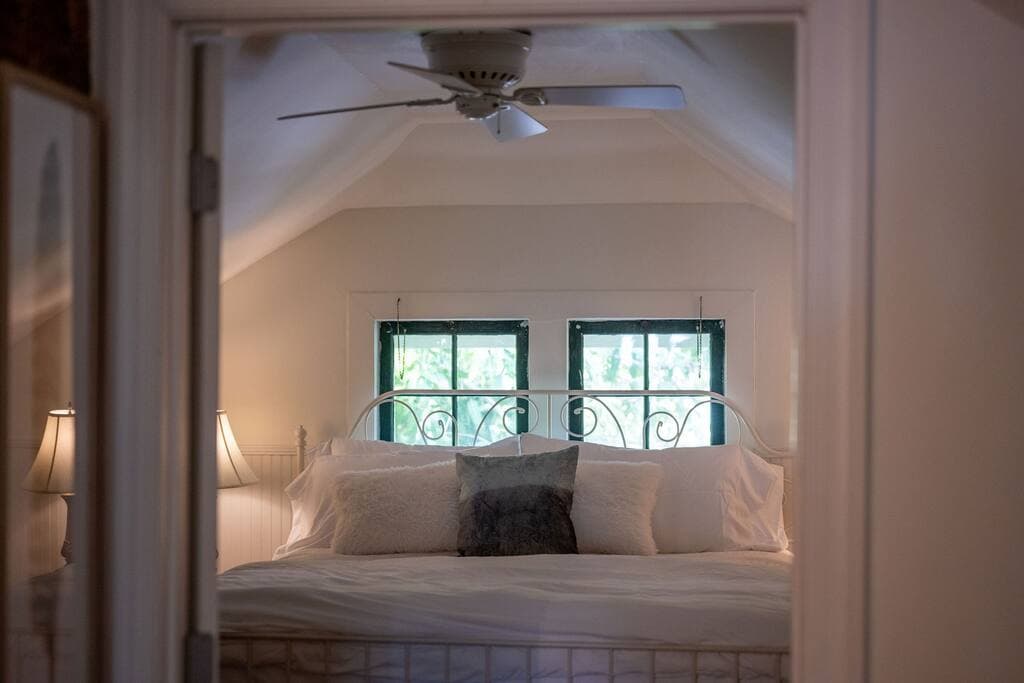 Dove Suite with King Bed