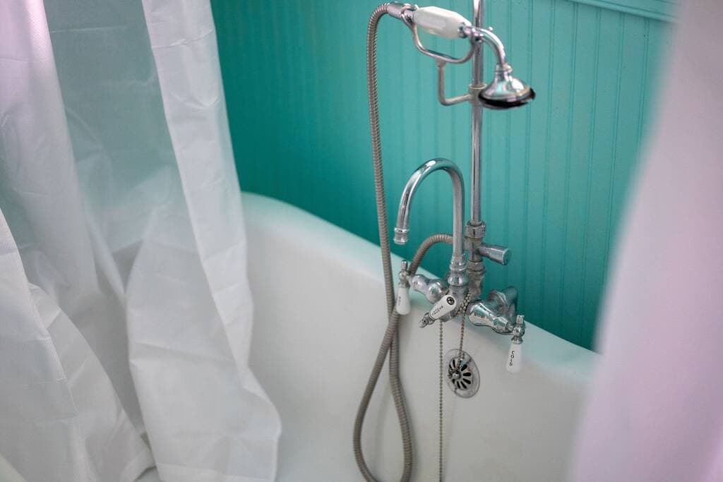 Close Up of Dove Suite Claw Foot Tub