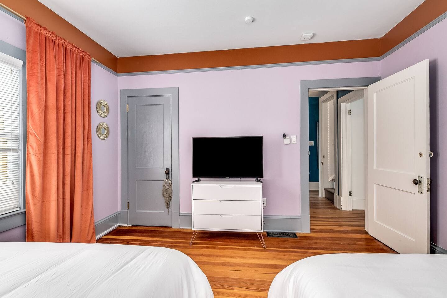 Crown Crane Room