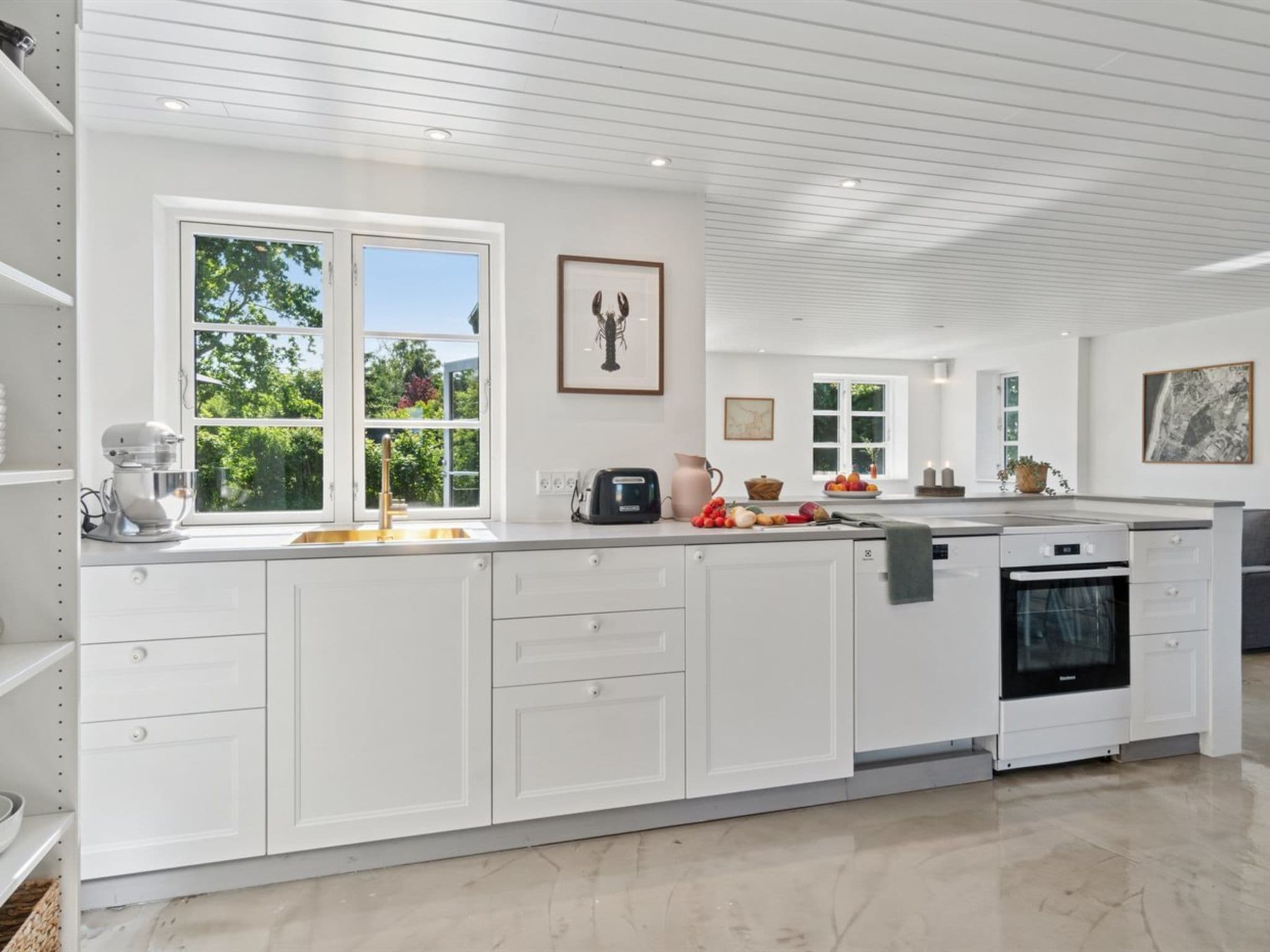 Kitchen / Dining Room