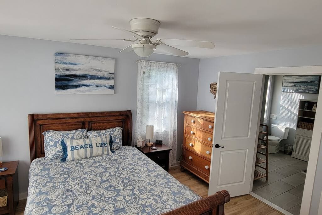 Master bedroom with queen bed