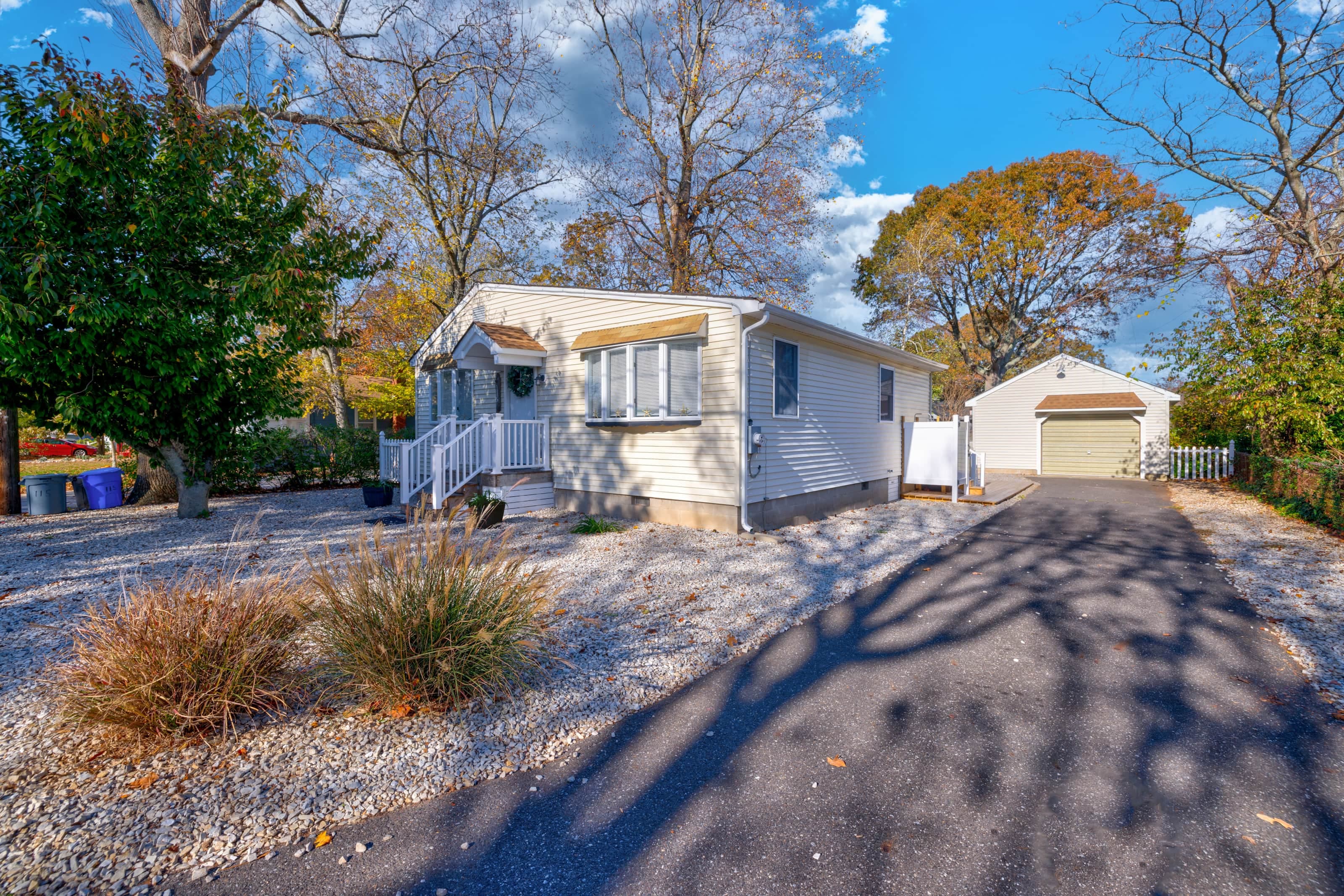 outdoor front with drive