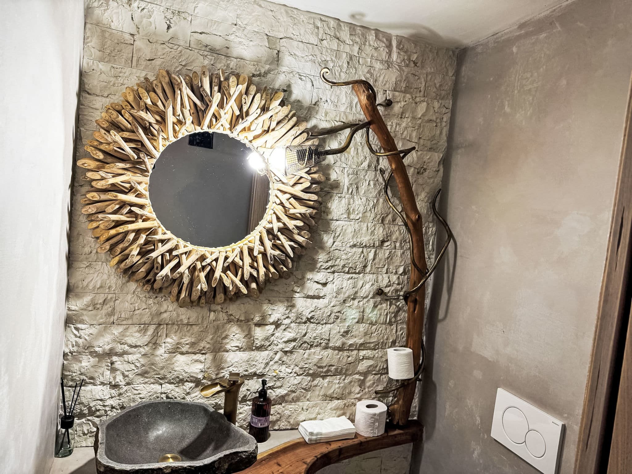 Bathroom / Wellness