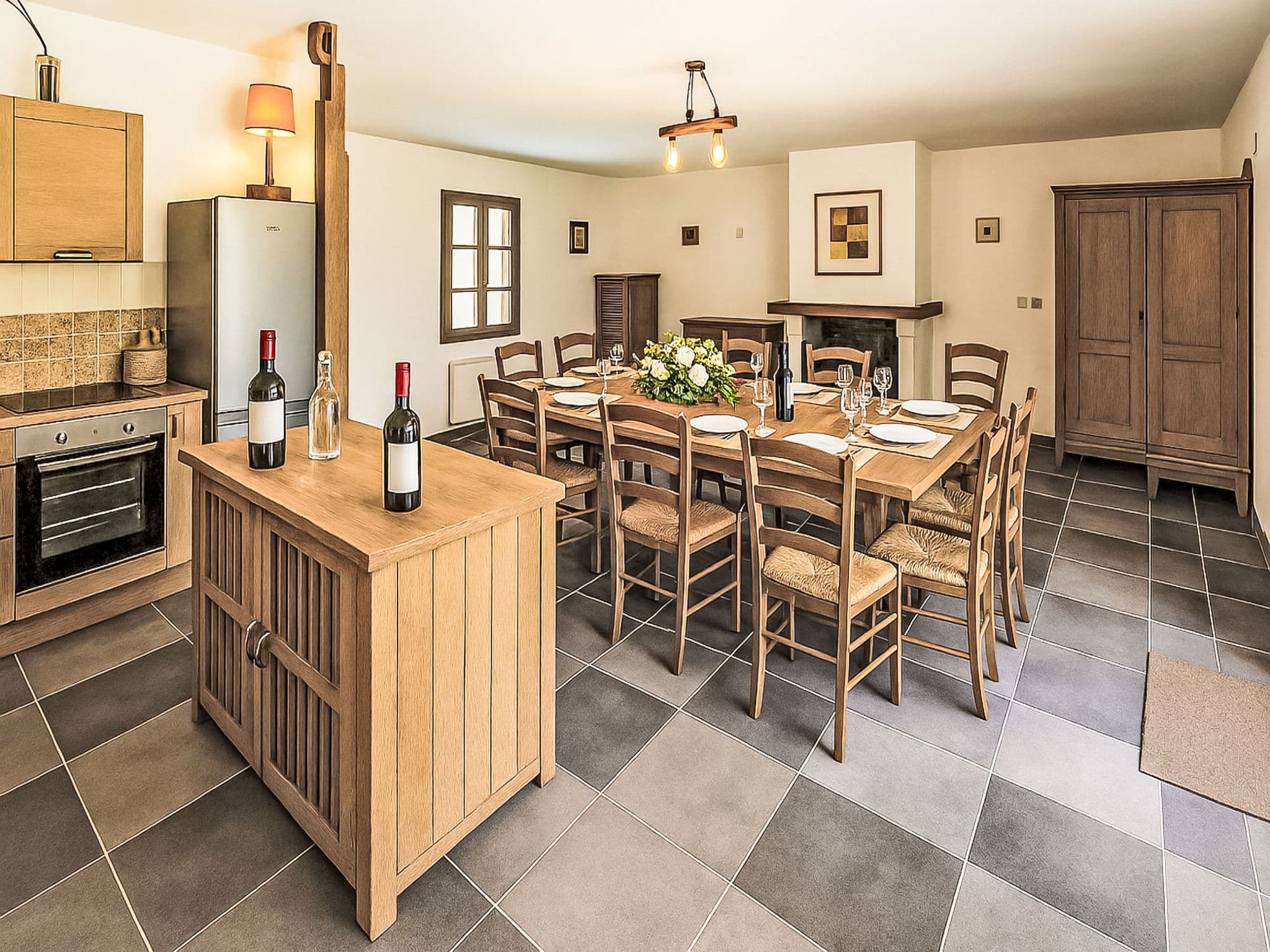 Kitchen / Dining Room