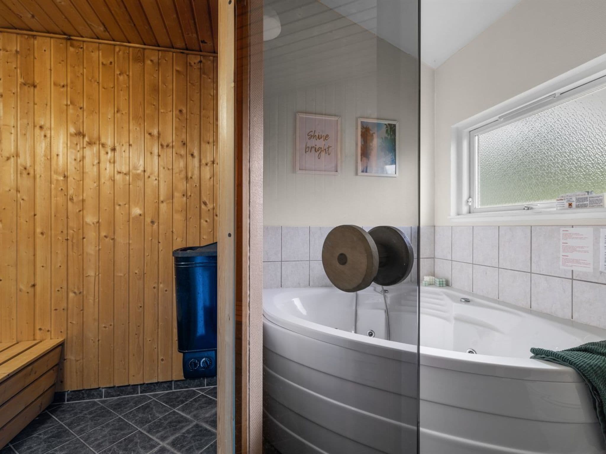 Bathroom / Wellness