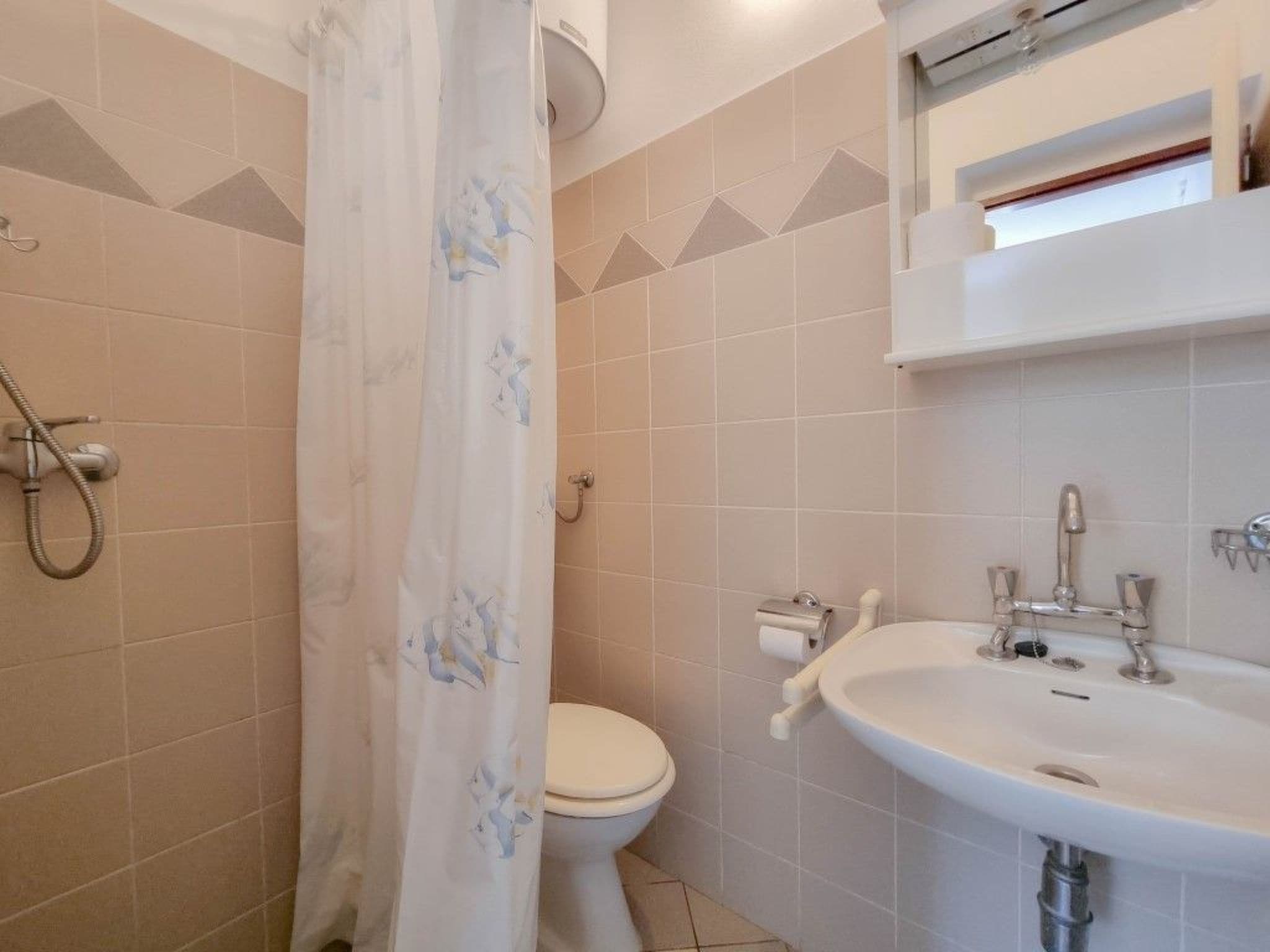 Gallery Image 14