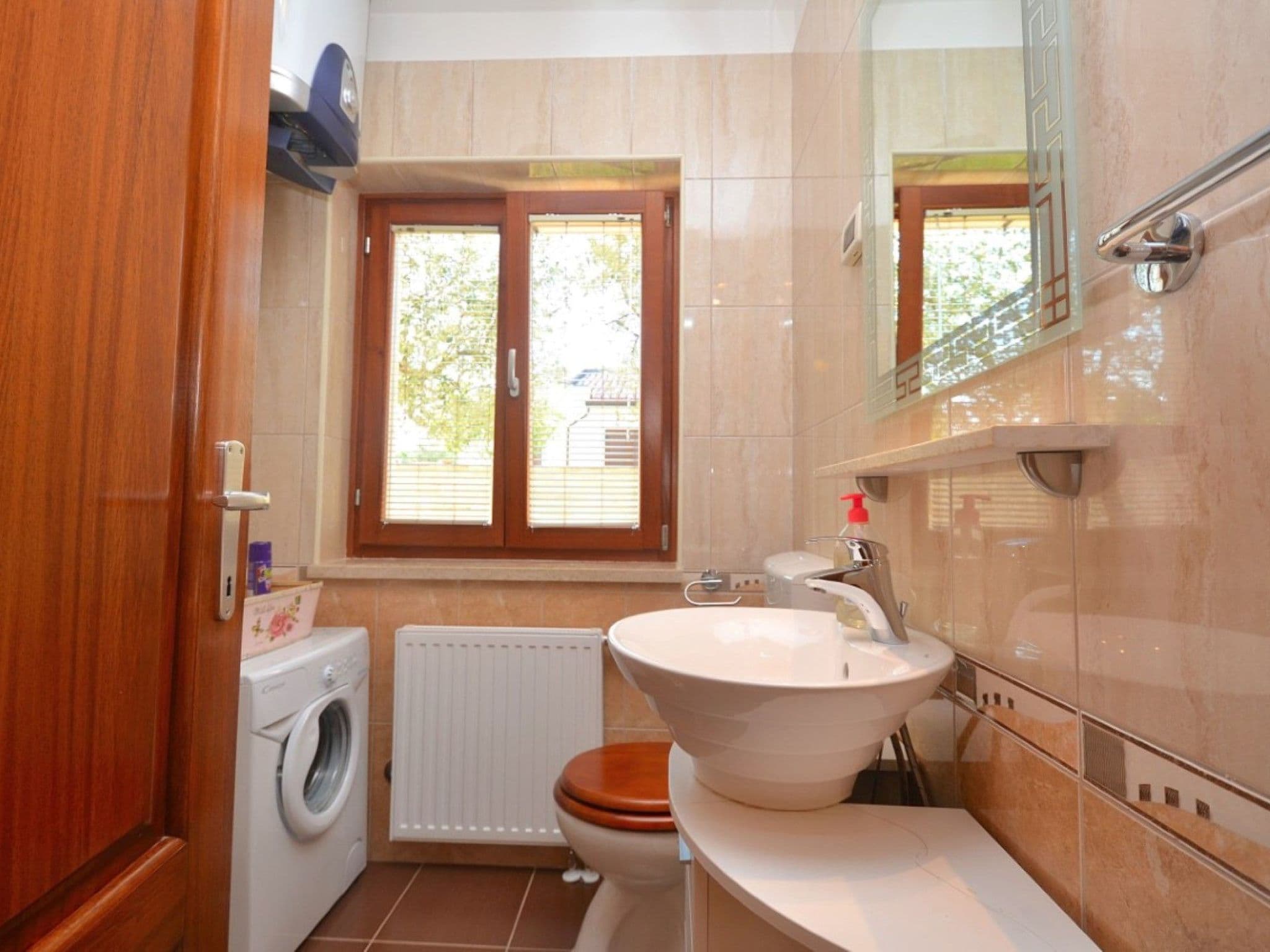 Gallery Image 36