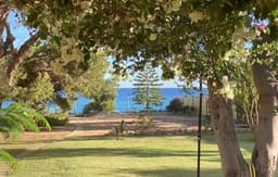 in Vila Baleira mit Garten