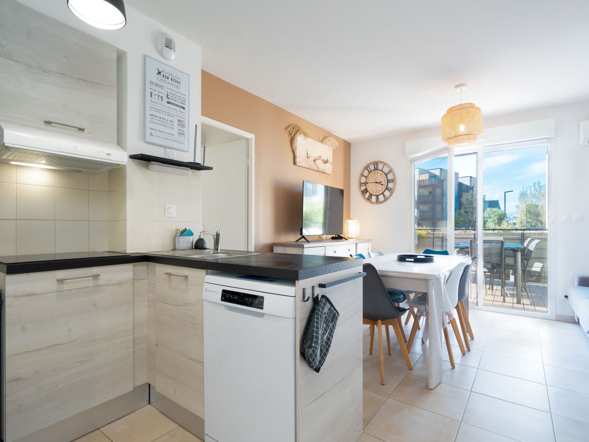 Kitchen / Dining Room
