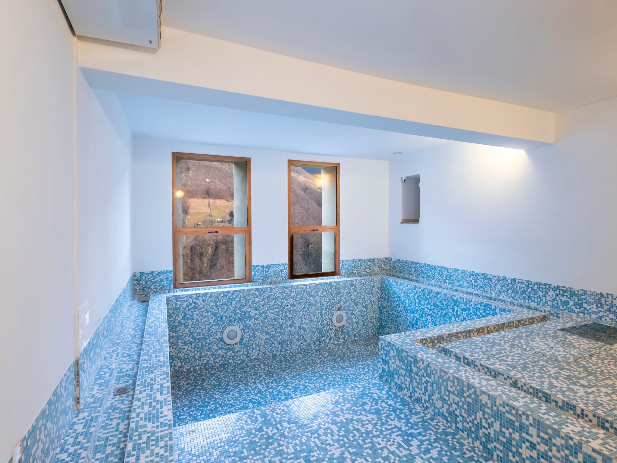 Pool Indoor