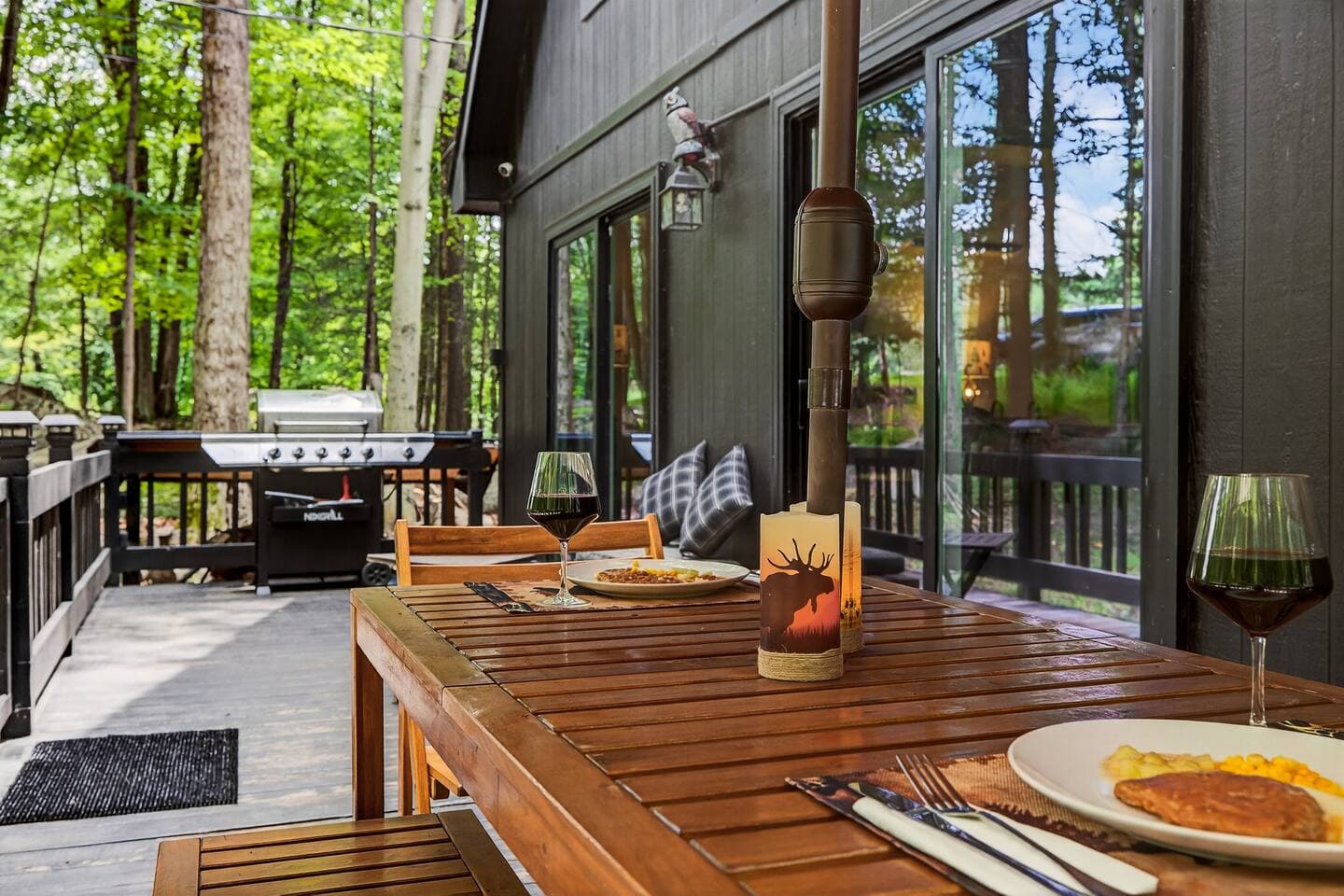 enjoy a fine meal outdoors on the patio