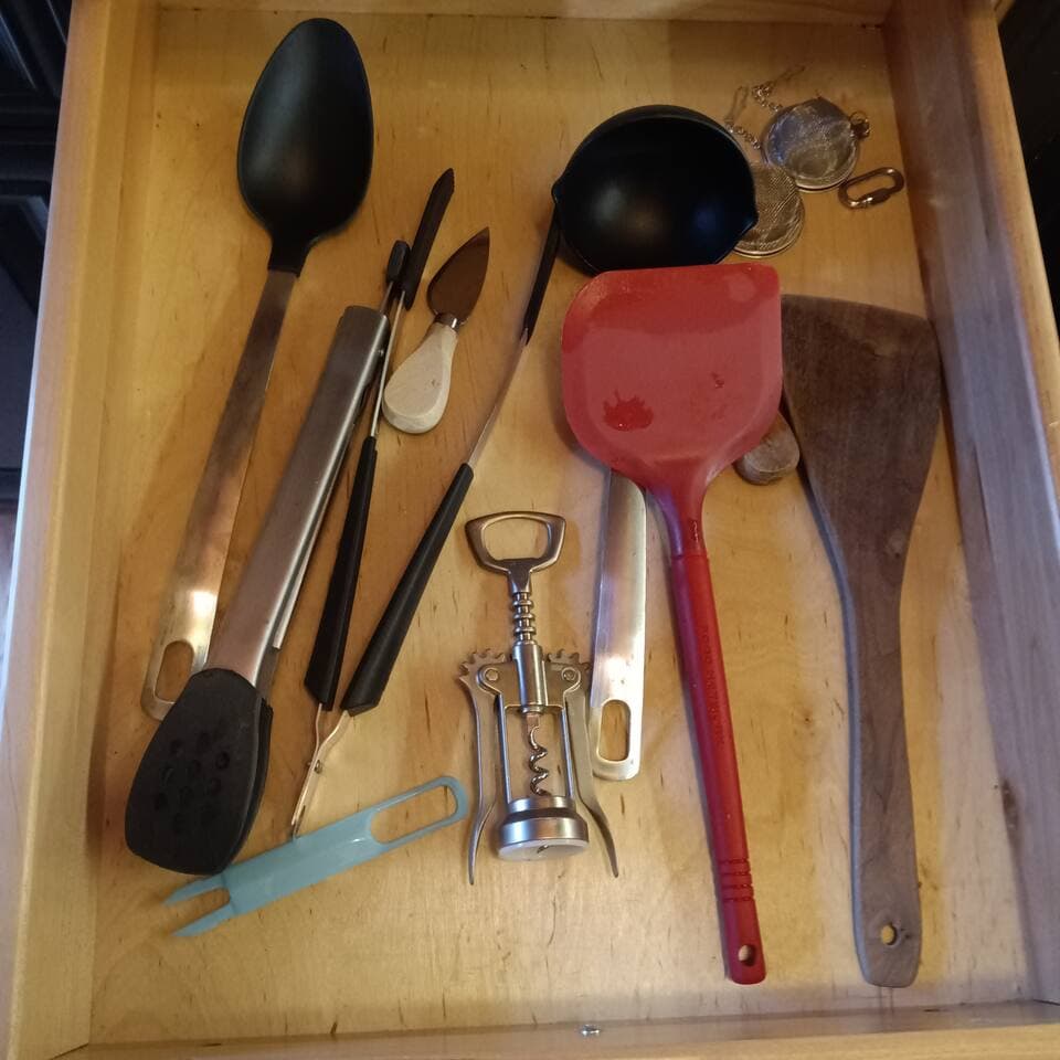 help yourself to any of the utensils they are here for you