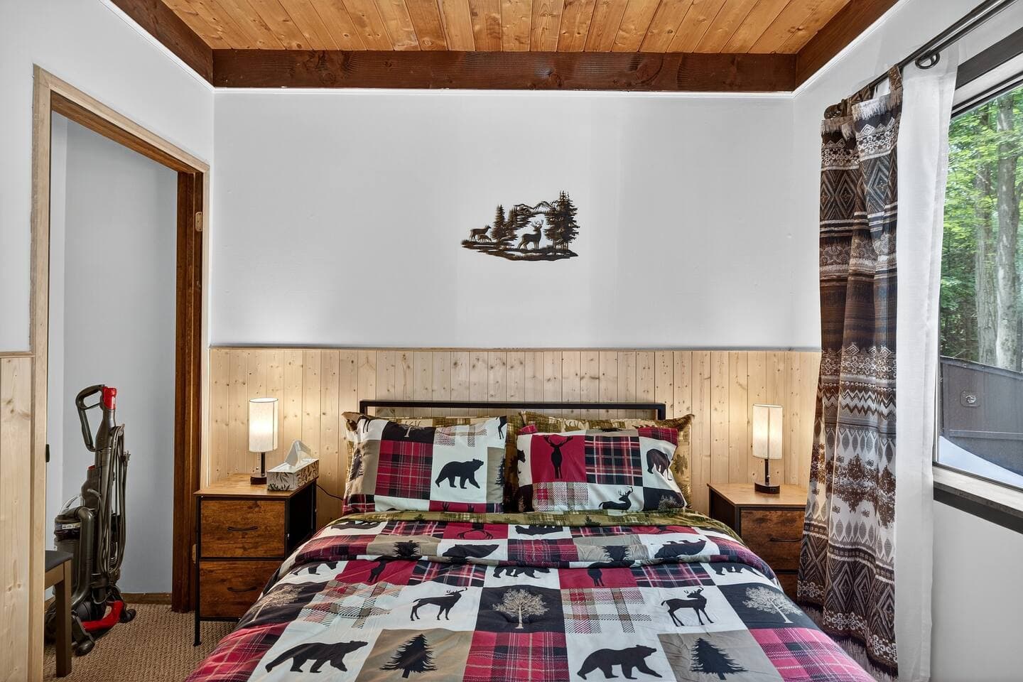 enjoy a quiet noise free sleep in this beautiful Pocono mountain Chalet